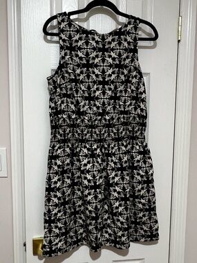 Universal Thread Black and White Floral Sleeveless Dress